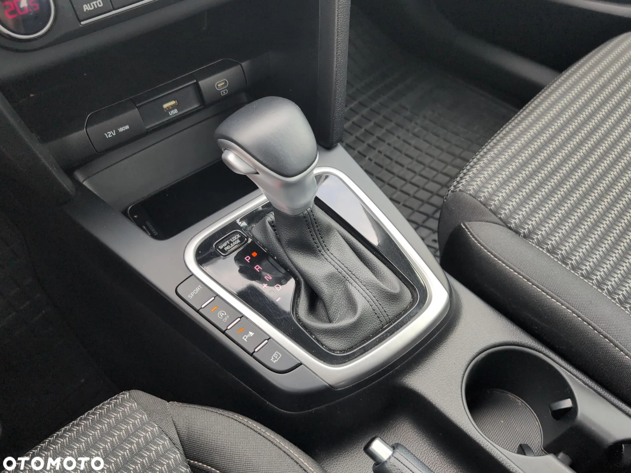 Kia Ceed 1.5 T-GDI M DCT - 15