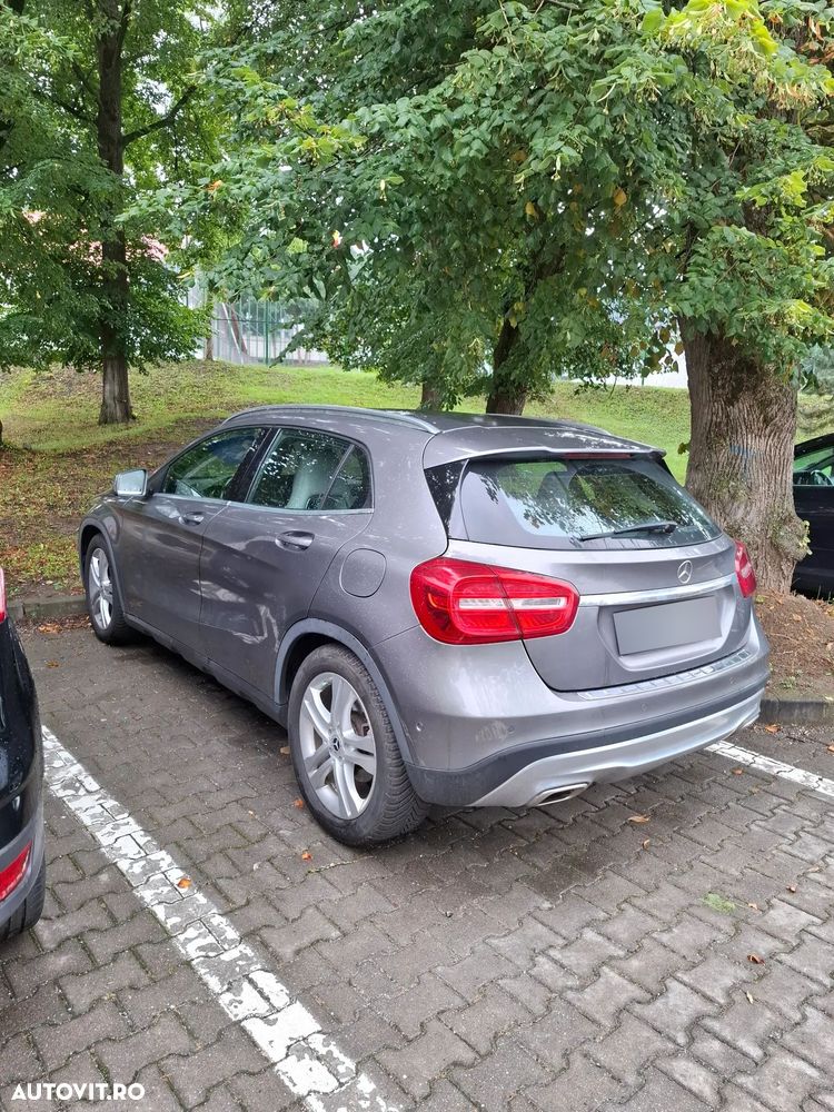 Mercedes-Benz GLA - 4