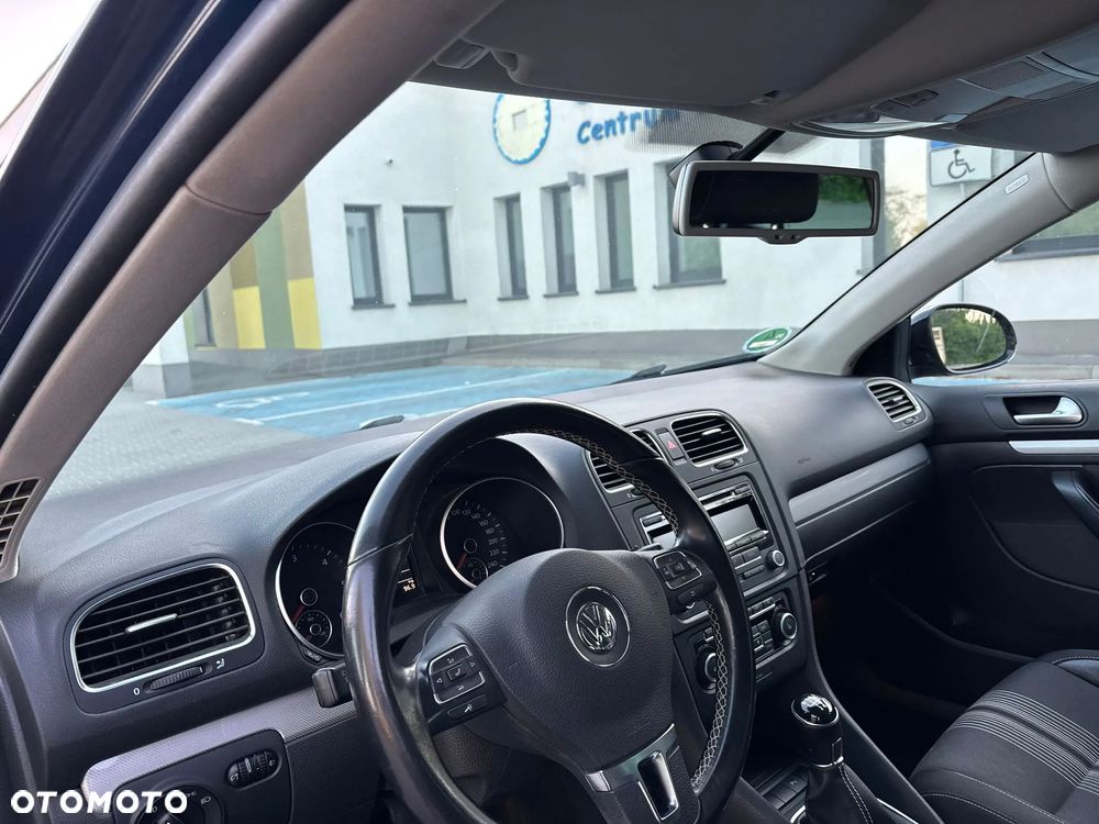 Volkswagen Golf - 10
