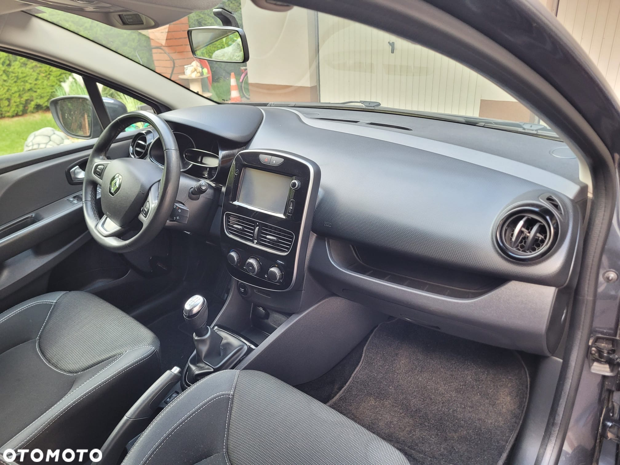 Renault Clio Grandtour (Energy) dCi 90 Bose Edition - 27