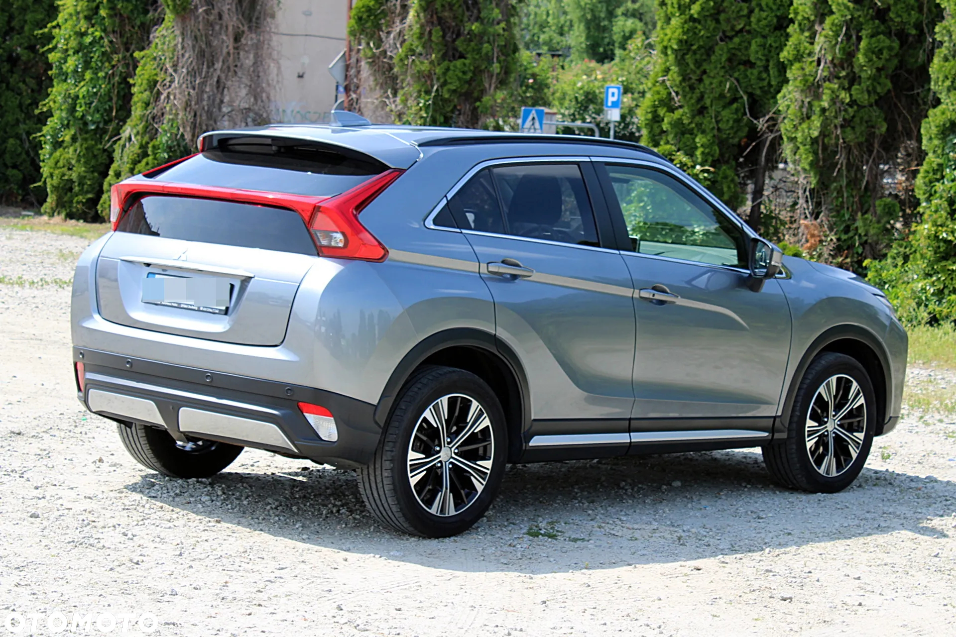 Mitsubishi Eclipse Cross - 11