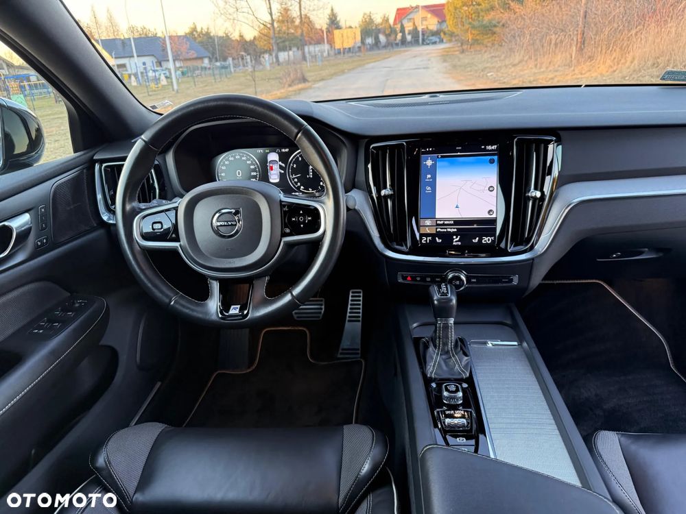 Volvo S60 T4 R-Design - 13