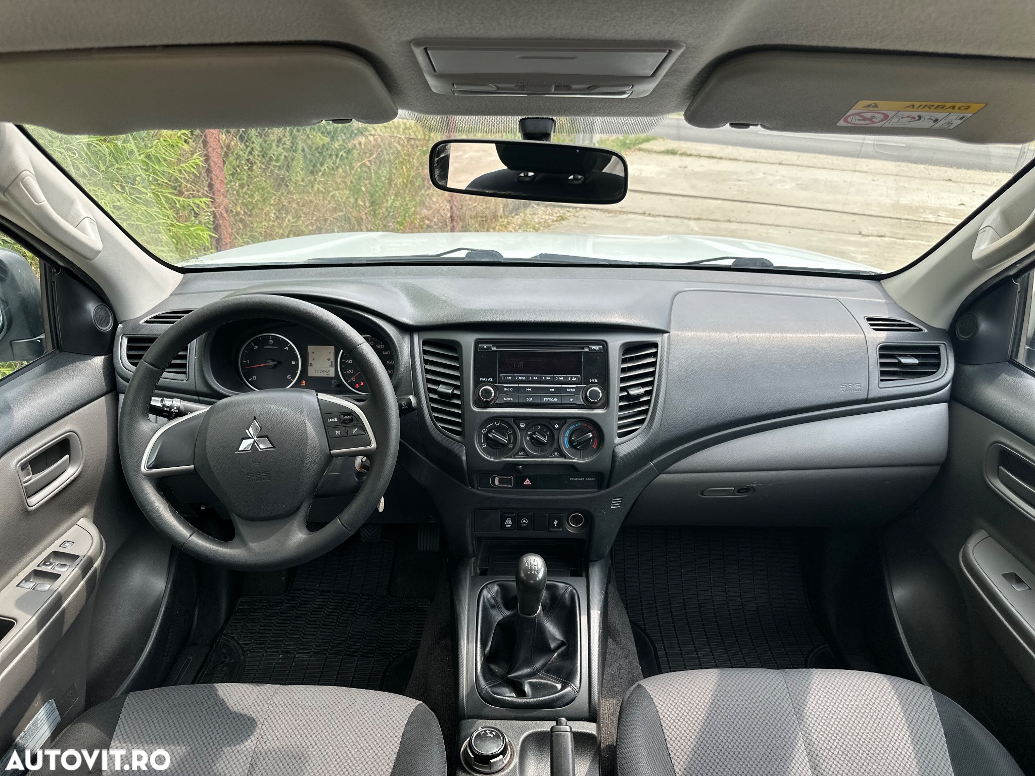 Mitsubishi L200 Double Cab 2.2 DI-D M/T Instyle - 9