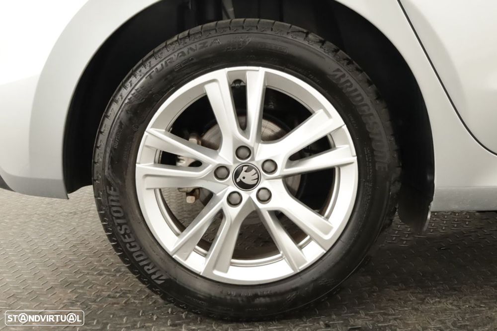 Skoda Fabia 1.0 TSI Selection DSG - 5