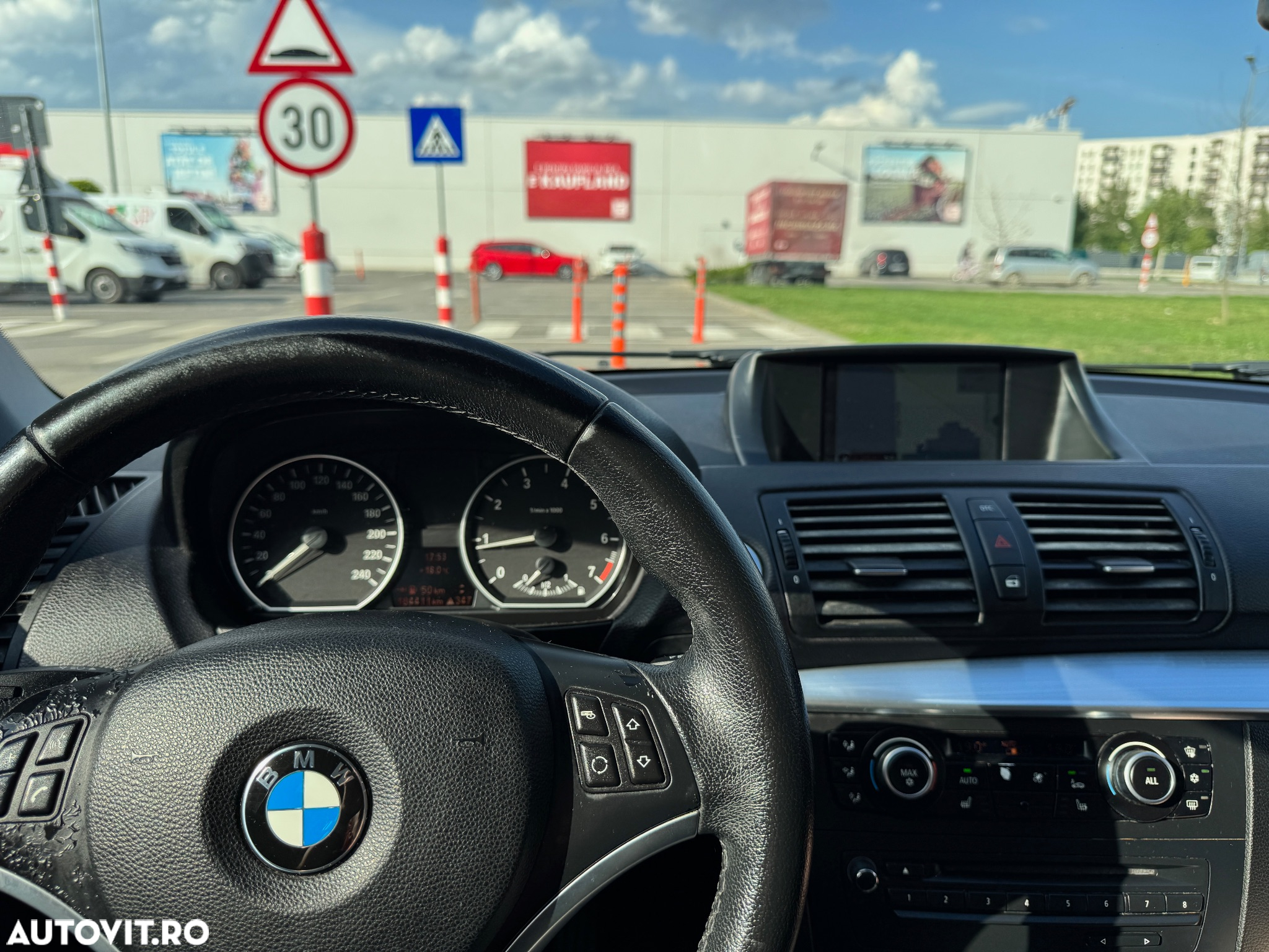 BMW Seria 1 116i - 14