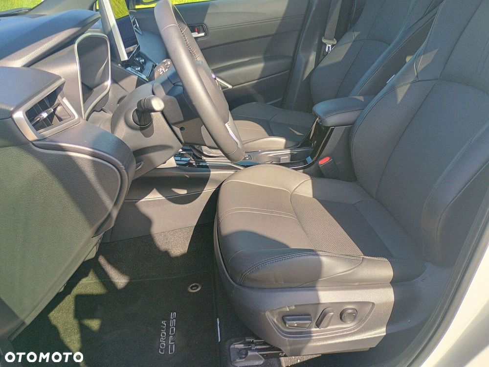 Toyota Corolla Cross 2.0 Hybrid Executive AWD - 18
