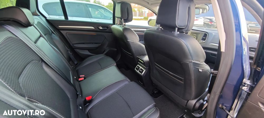 Renault Megane ENERGY TCe 140 EDC BOSE EDITION - 16
