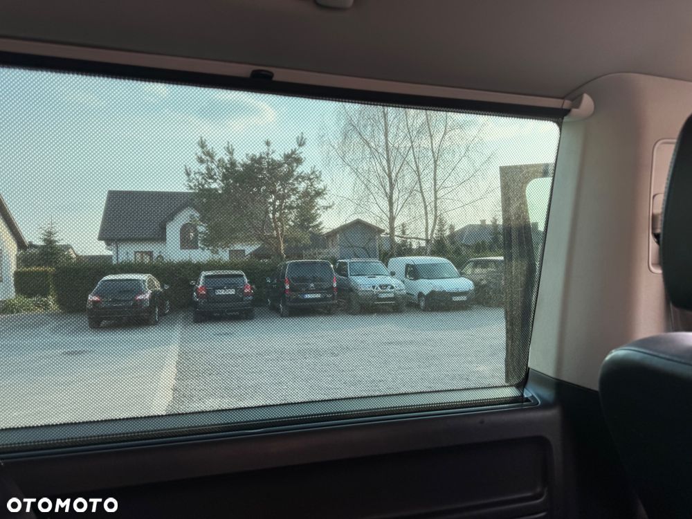Volkswagen Caravelle - 26