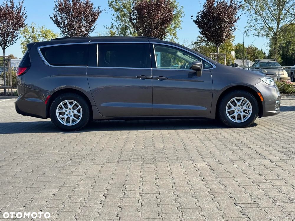 Chrysler Pacifica - 11