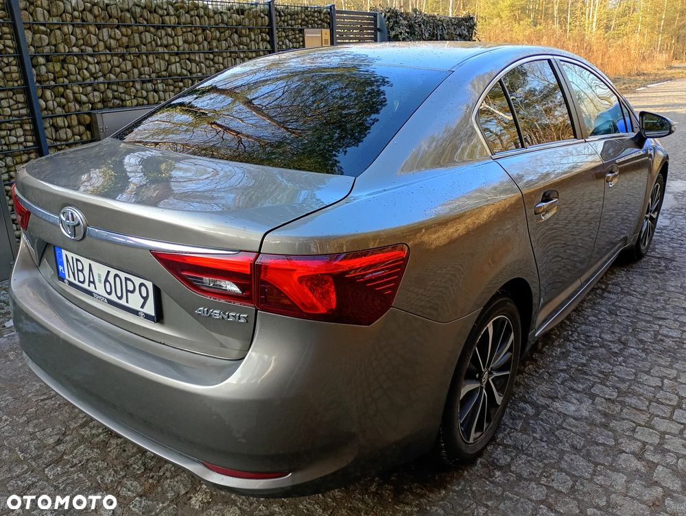 Toyota Avensis 2.0 D-4D Prestige - 8