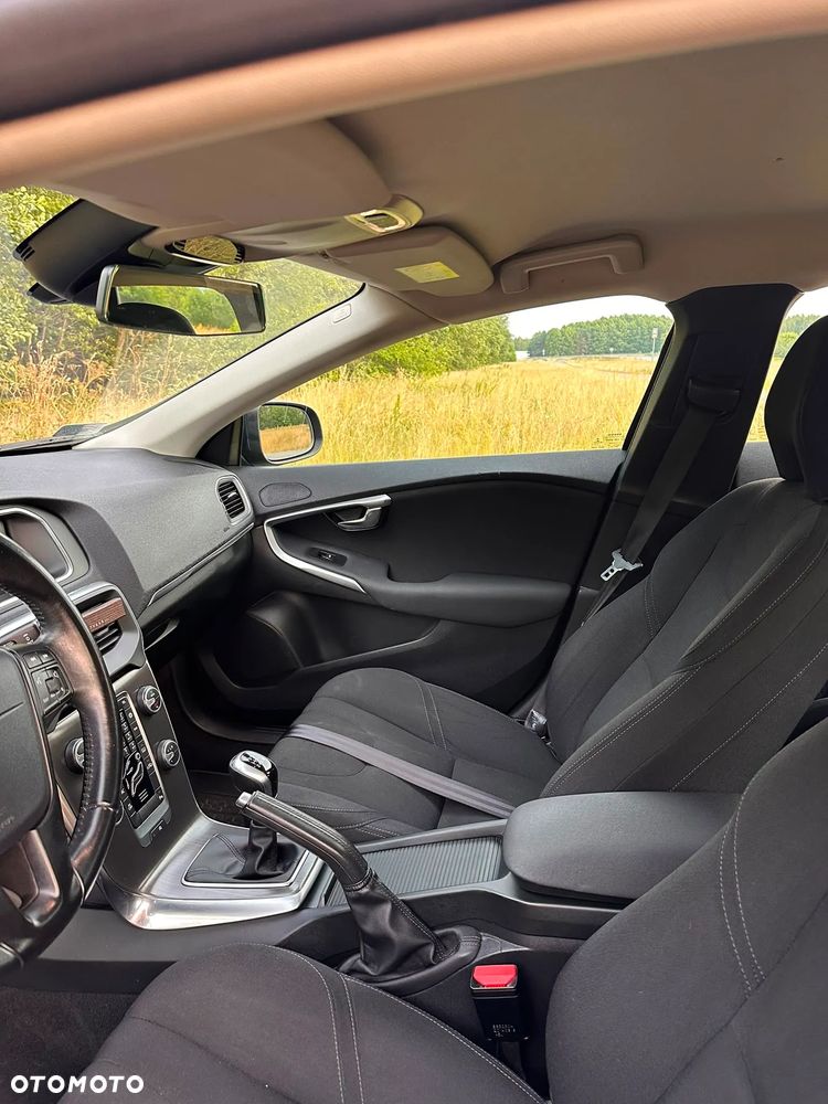Volvo V40 D4 Momentum - 9