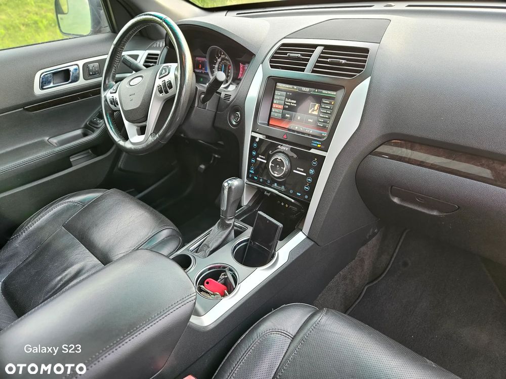 Ford Explorer - 21