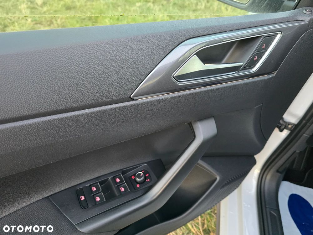 Volkswagen Polo 1.0 TSI OPF R-Line - 11