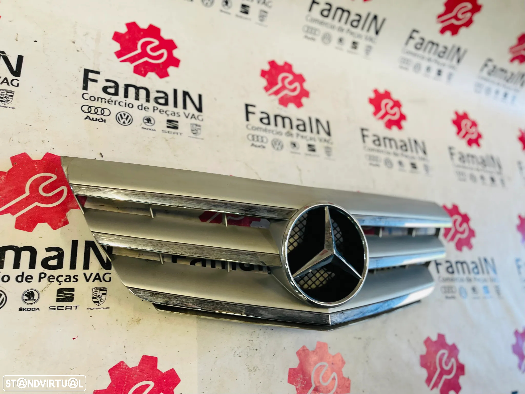 GRELHA MERCEDES CLS C218 A2188880060 - 2