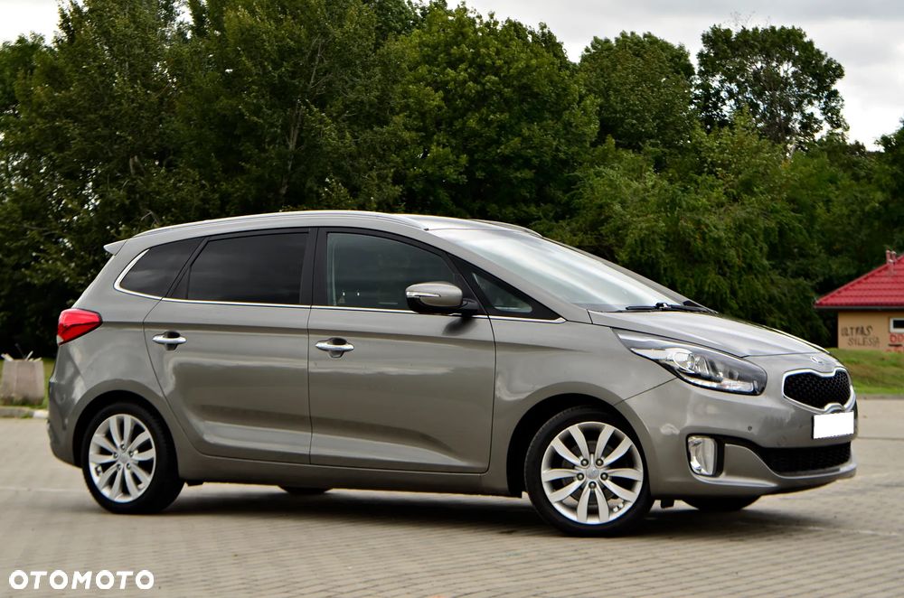 Kia Carens 1.7 CRDi L 7os - 13