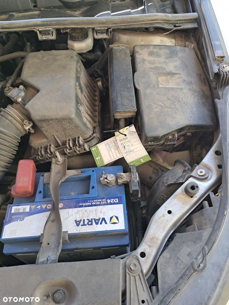 Toyota Avensis - 11