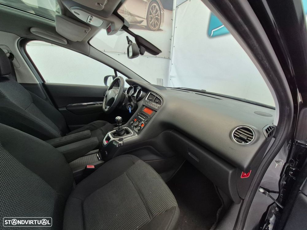 Peugeot 5008 1.6 HDi Executive JLL17 - 21
