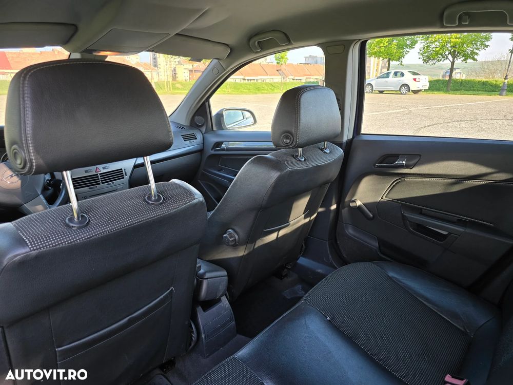 Opel Astra 1.6i Sport - 15