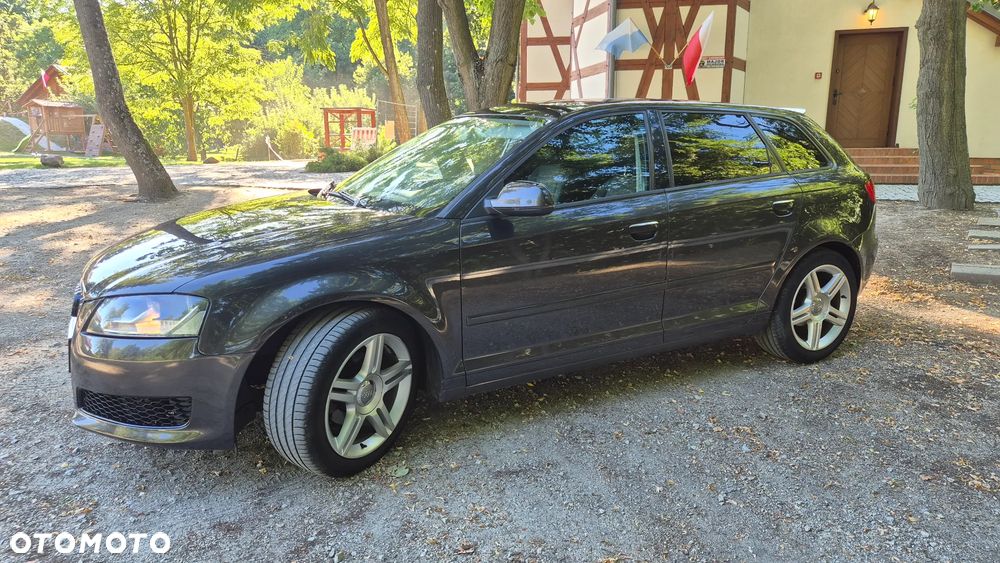 Audi A3 Sportback - 1