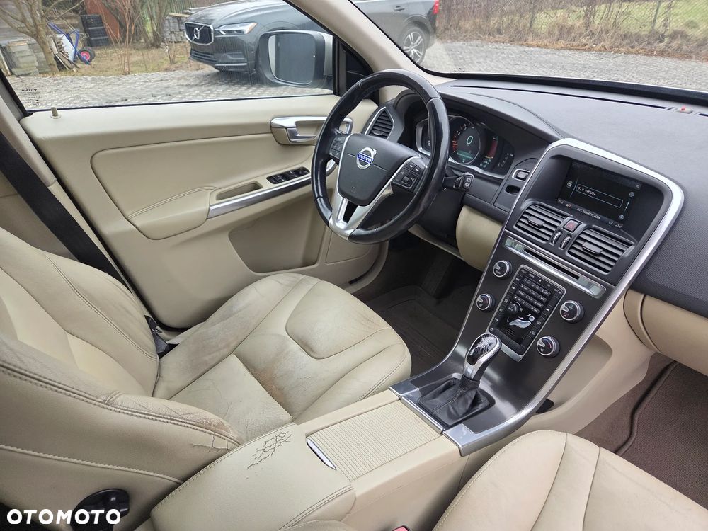 Volvo XC 60 T6 AWD Momentum - 11