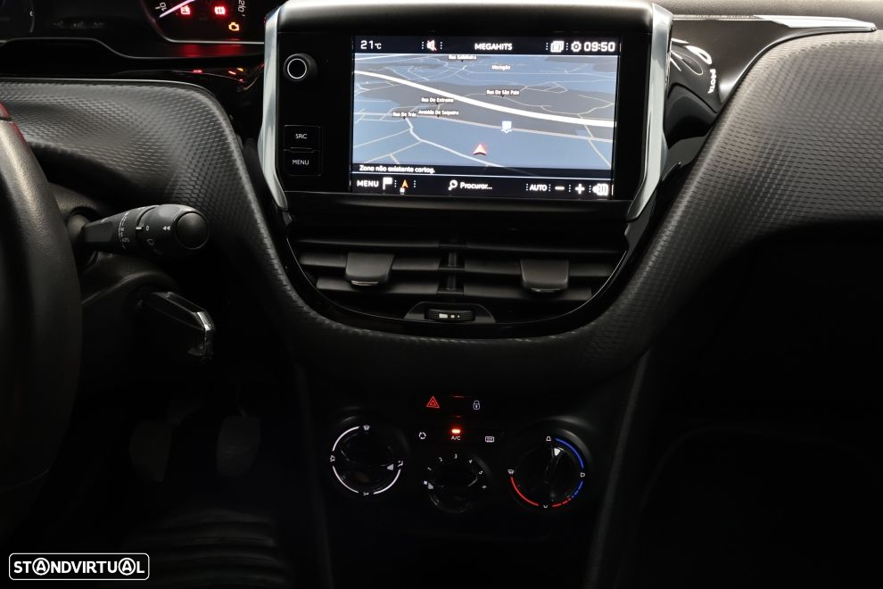 Peugeot 208 1.5 BlueHDi Signature - 18