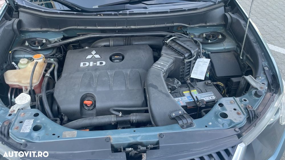 Mitsubishi Outlander - 17