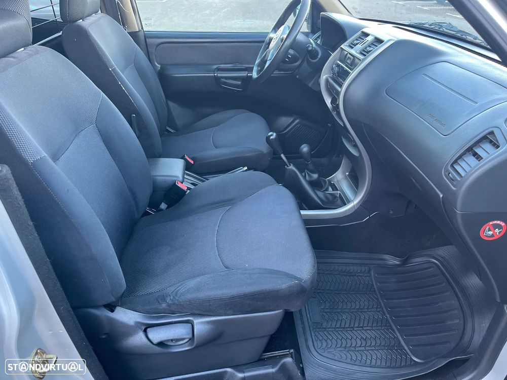 Nissan Terrano II Van - 14