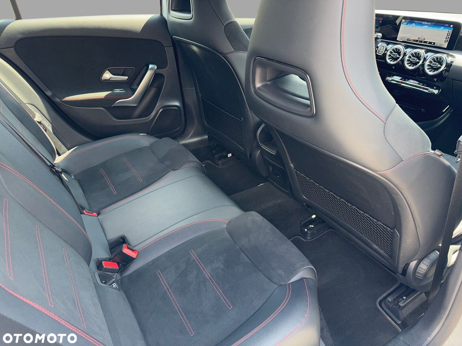 Mercedes-Benz Klasa A 180 AMG Line 7G-DCT - 20