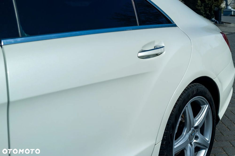 Mercedes-Benz CLS 500 4-Matic BlueEff - 40