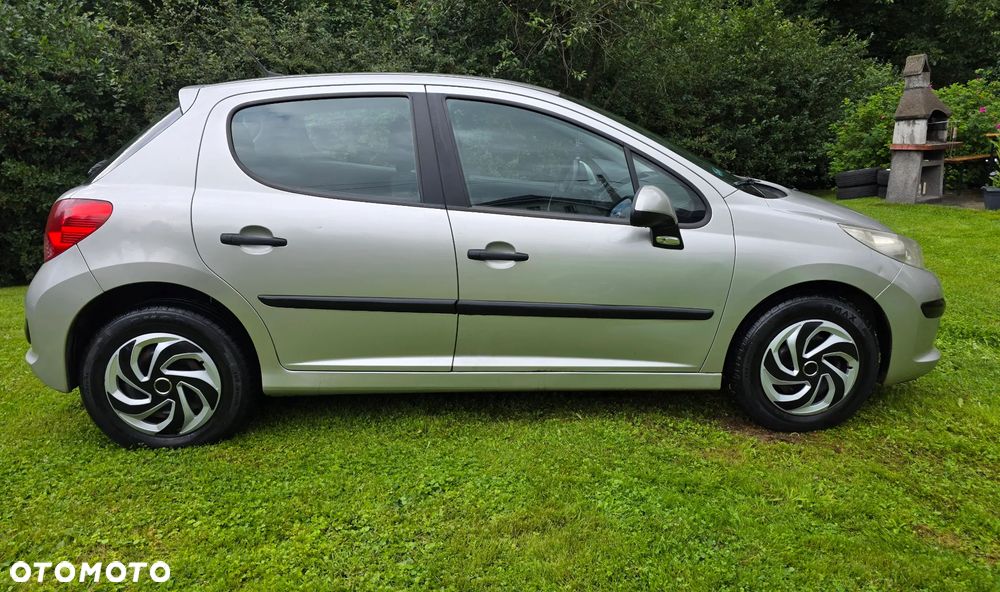 Peugeot 207 - 6