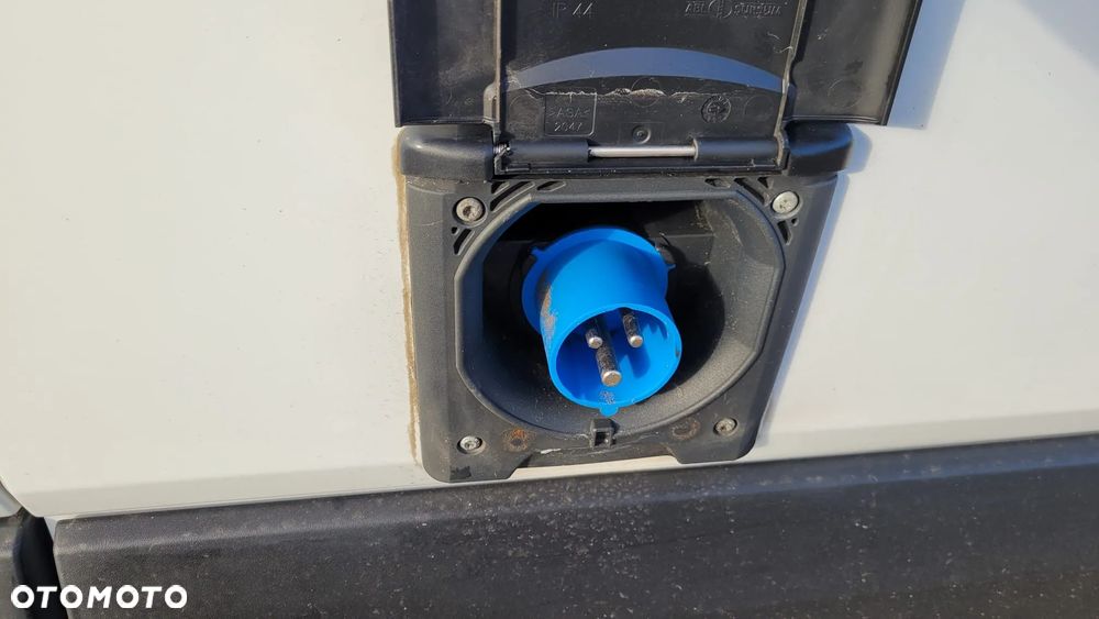 Mercedes-Benz Sprinter - 32