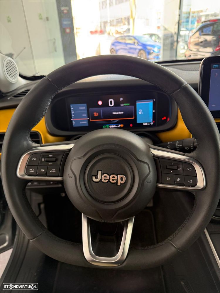 Jeep Avenger Summit+ - 12