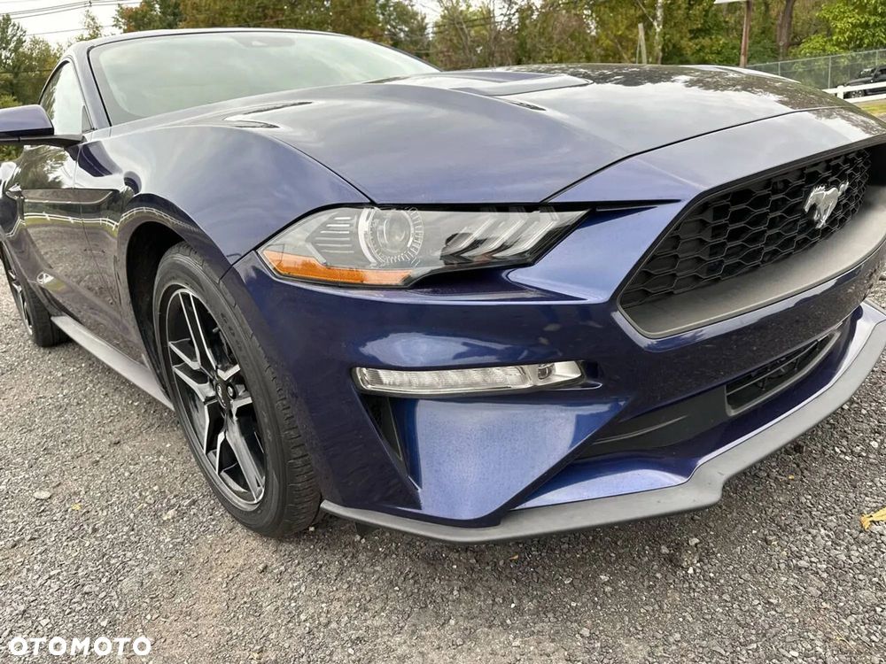 Ford Mustang - 4