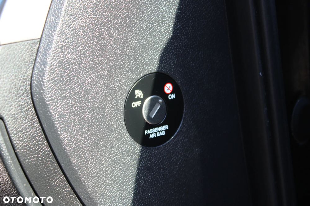 Hyundai Veloster 1.6 Premium - 34