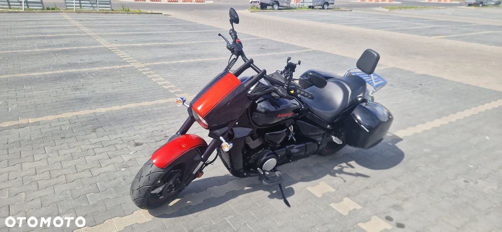 Suzuki Boulevard - 23