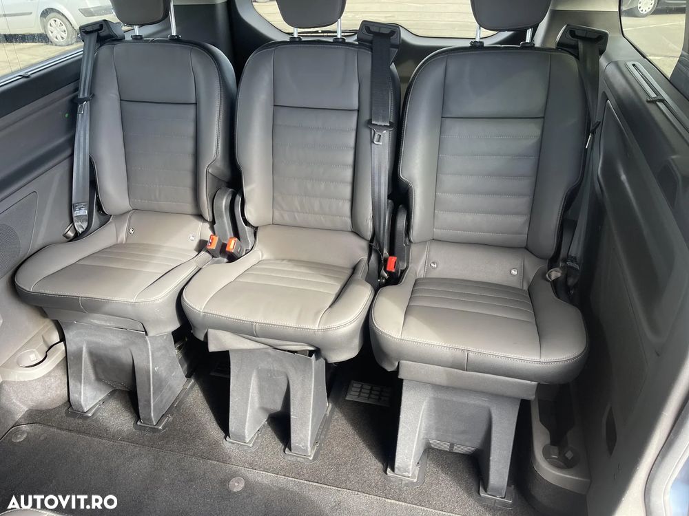 Ford Tourneo Custom - 22