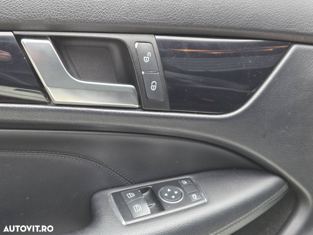 Mercedes-Benz C 180 BlueEFFICIENCY 7G-TRONIC - 23