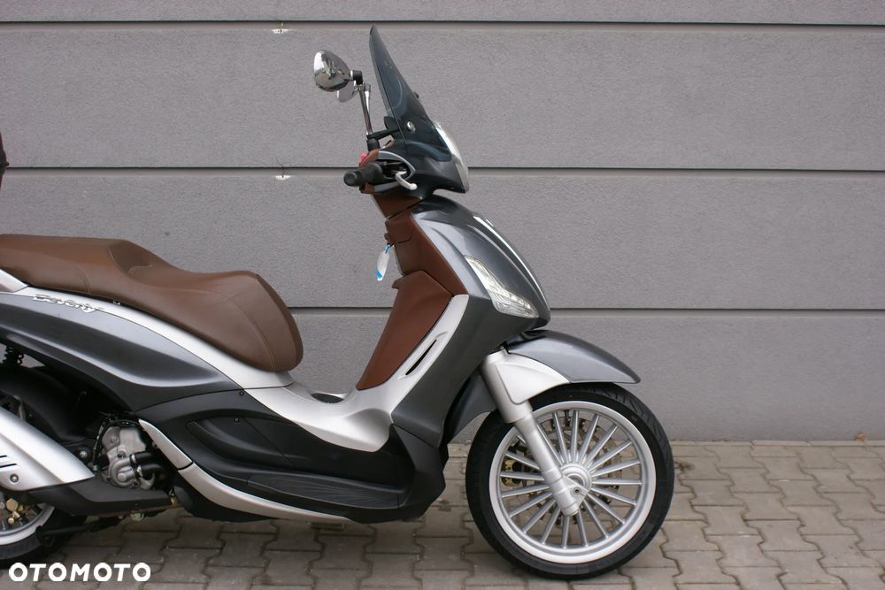Piaggio Beverly - 10