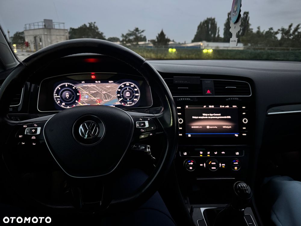 Volkswagen Golf - 30