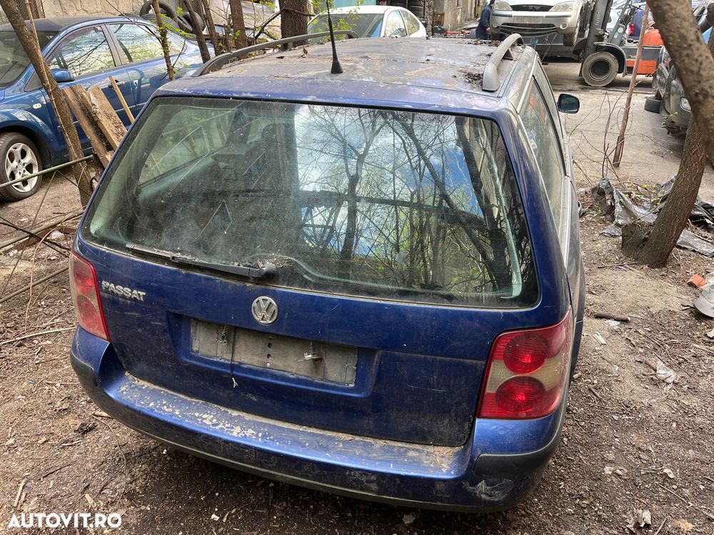 Dezmembrez VW Volkswagen Passat B5.5 break albastru 1,6 benzina ALZ albastru 2002 - 12