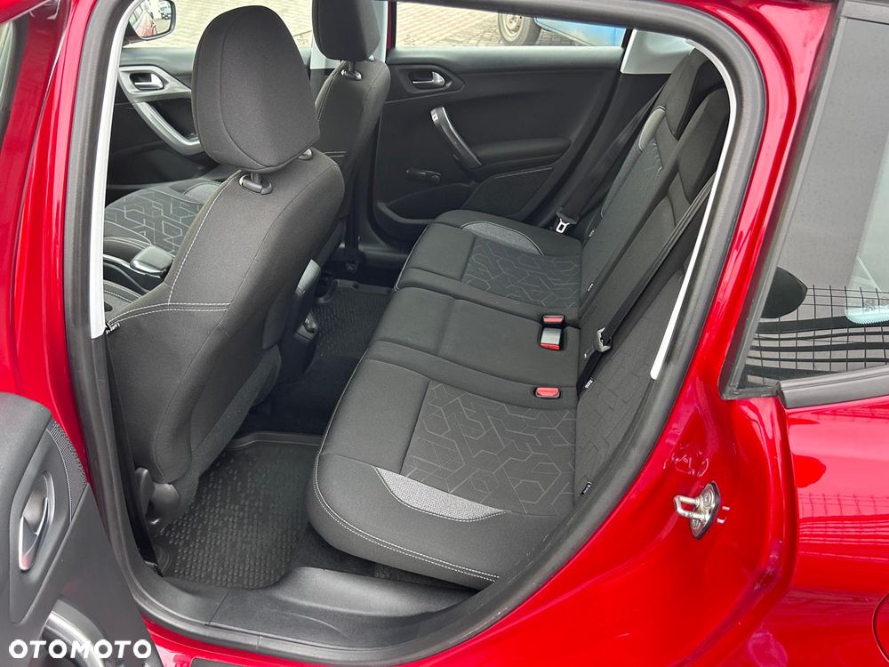 Peugeot 2008 1.2 Pure Tech Style - 17