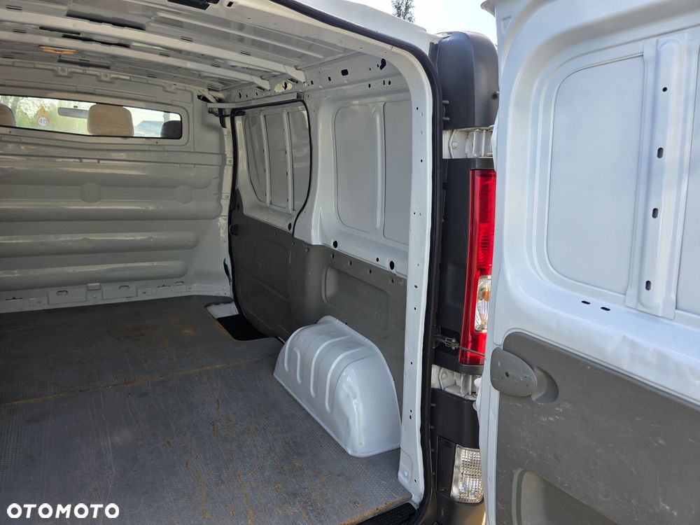Opel Vivaro - 12