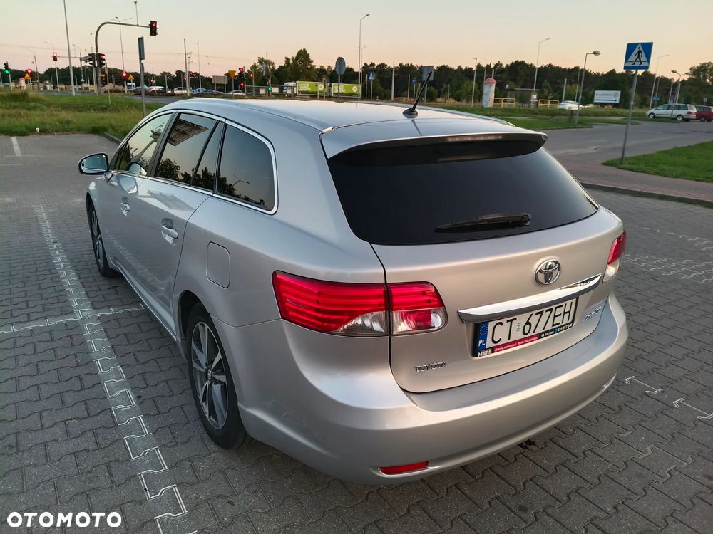 Toyota Avensis 1.8 Premium - 3