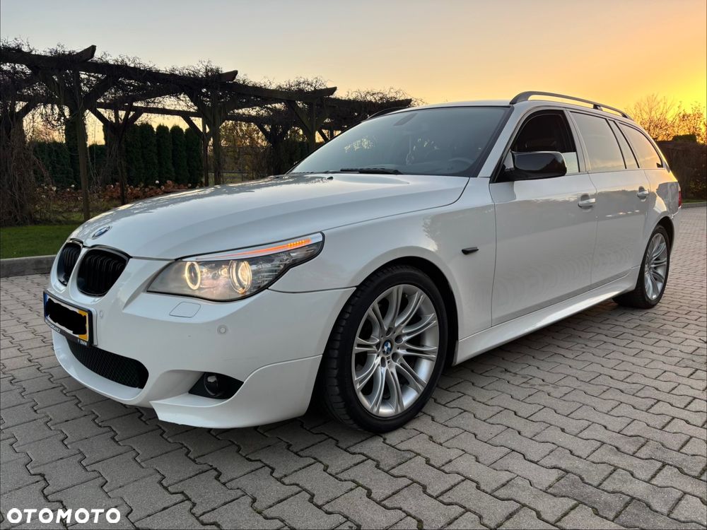 BMW 5 Series 2009 photo 2