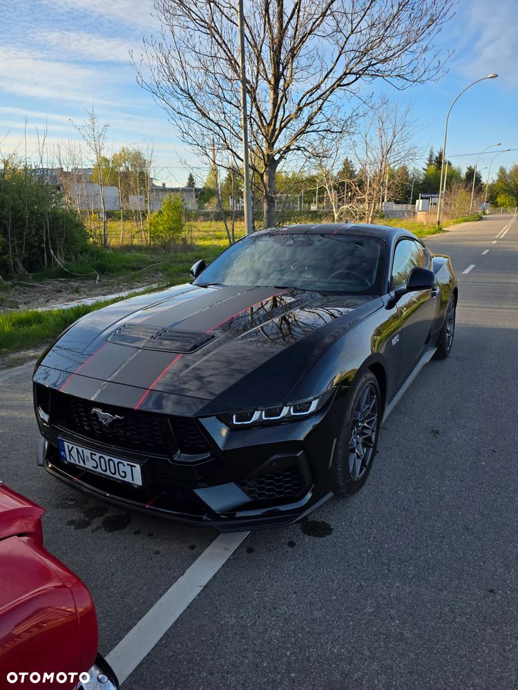 Ford Mustang - 1