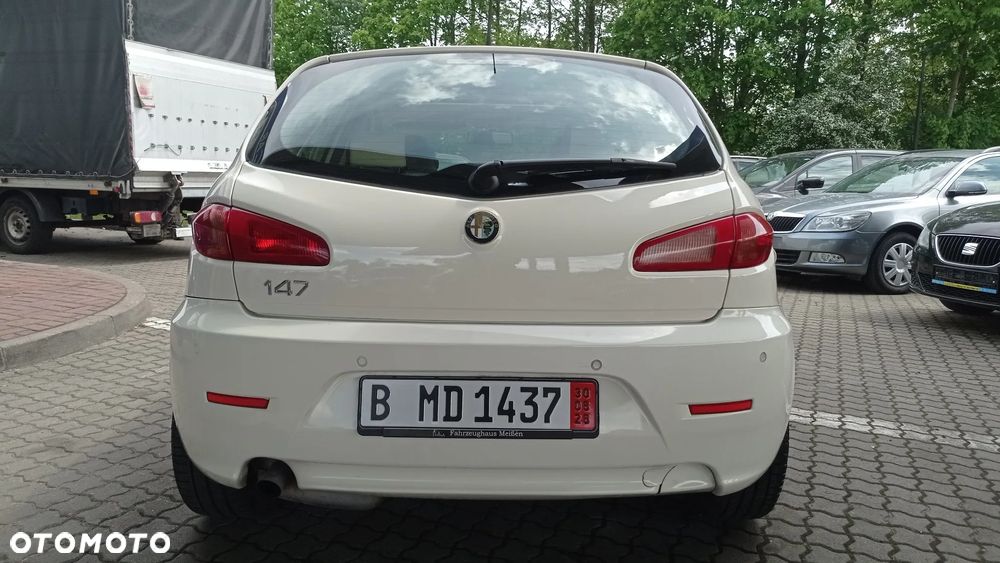 Alfa Romeo 147 1.6 Twin Spark AMICA - 12
