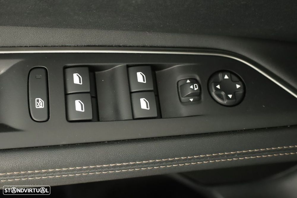 Peugeot 3008 1.2 Hybrid GT e-DCS6 - 21