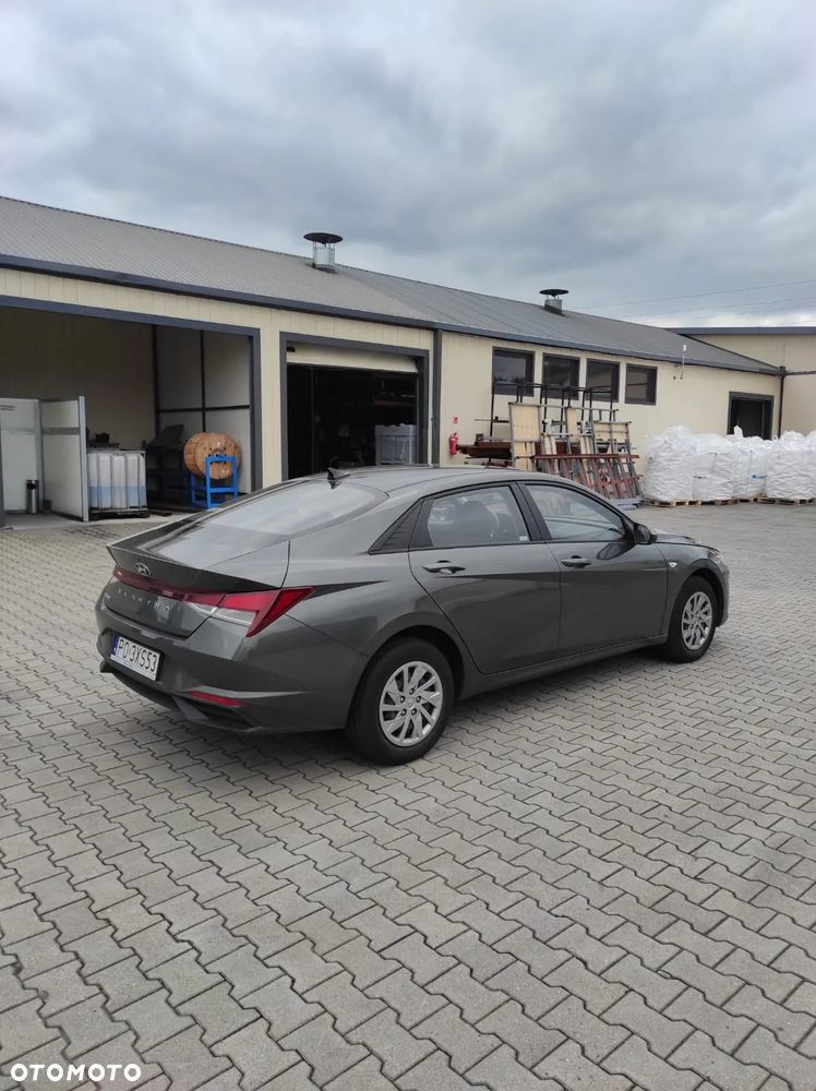 Hyundai Elantra - 7