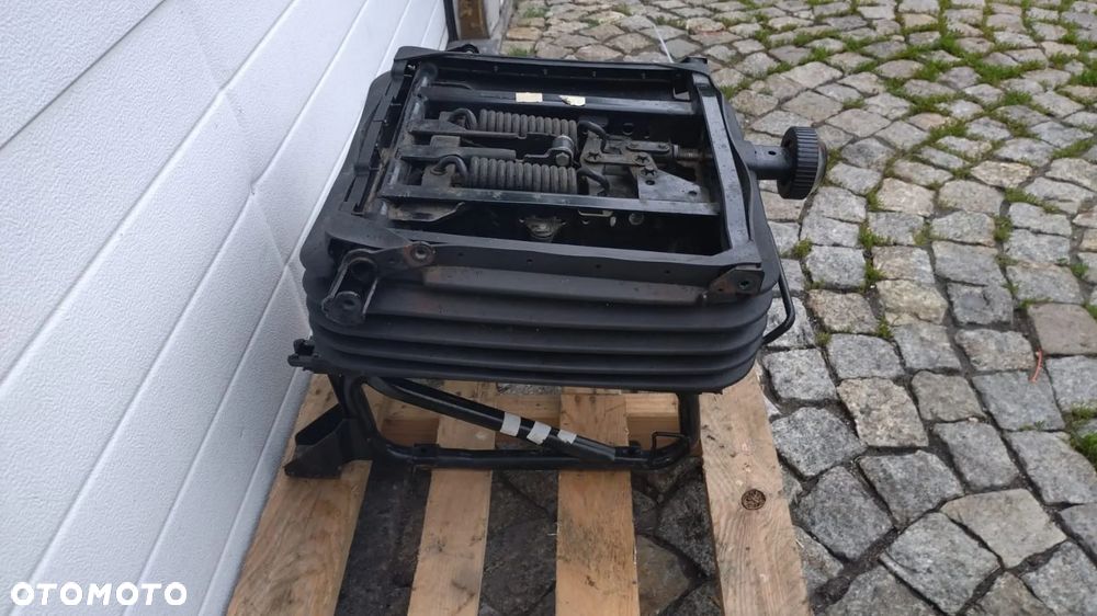 PODSTAWA KIEROWCY PNEUMATYCZNA EUROPA POMPOWANY IVECO DAILY 14- NO 625/119 - 2