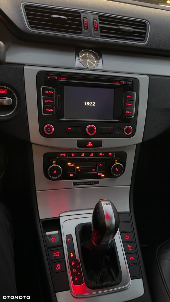Volkswagen Passat - 32